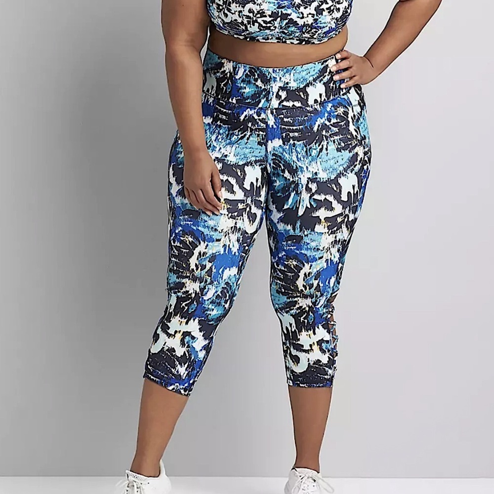 Lane Bryant Livi Capri Leggings Crisscross With Pockets Blue‎ Abstract 30/32